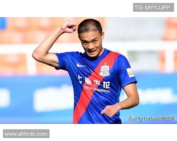 球队阵容调整，新援加盟提升实力助力球队逆袭